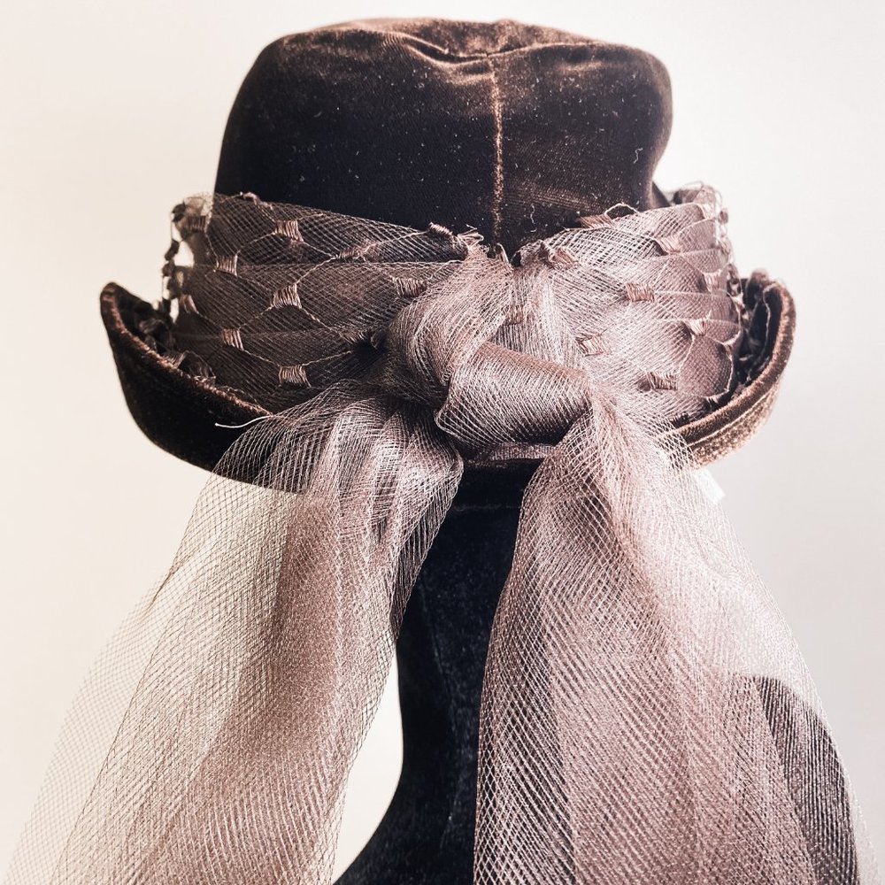 Lord & Taylor Victorian VTG 1940s Steampunk Style Velvet Lace Net Riding Top Hat - Picture 8 of 15